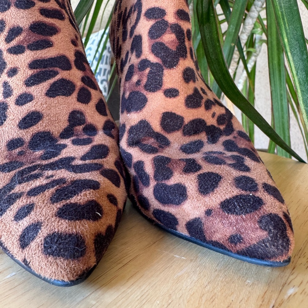 Leopard Print Pointy-Toe Booties - Picture 3 of 9